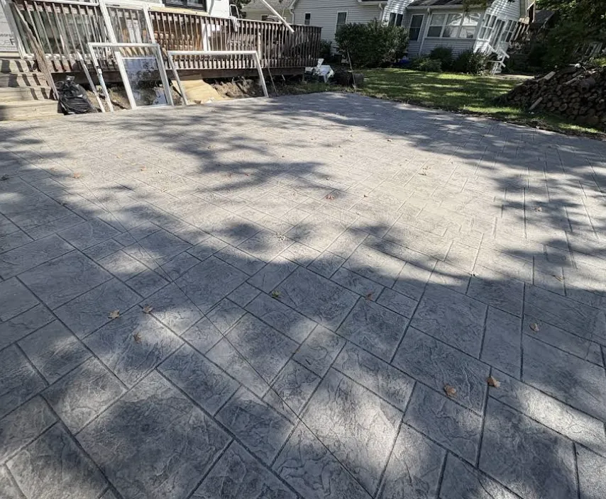 Stamped concrete patio with ashlar slate pattern in Lakemoor IL