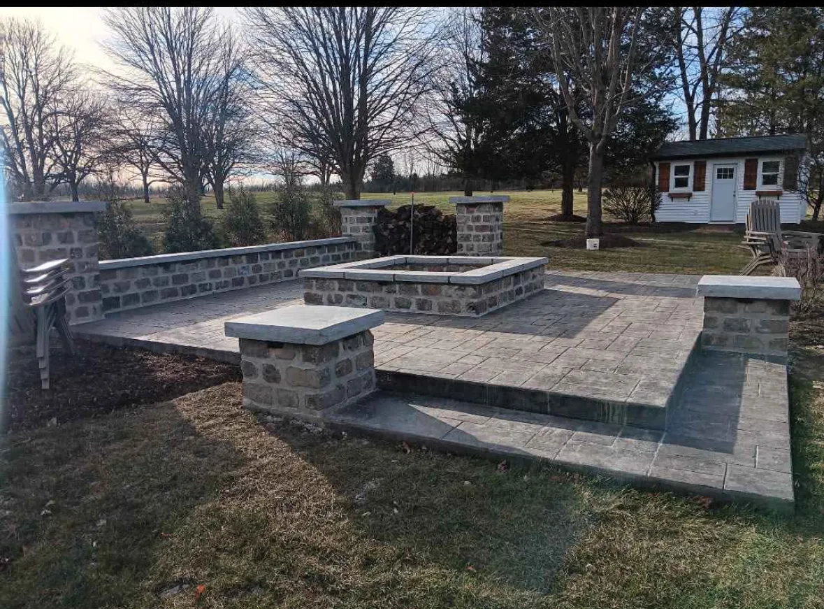 Concrete Patio Contractor Near Me: Hiring Tips for Illinois Homeowners
